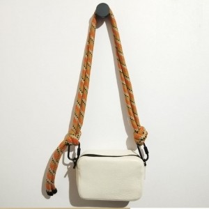 Bolas com alça de corda 